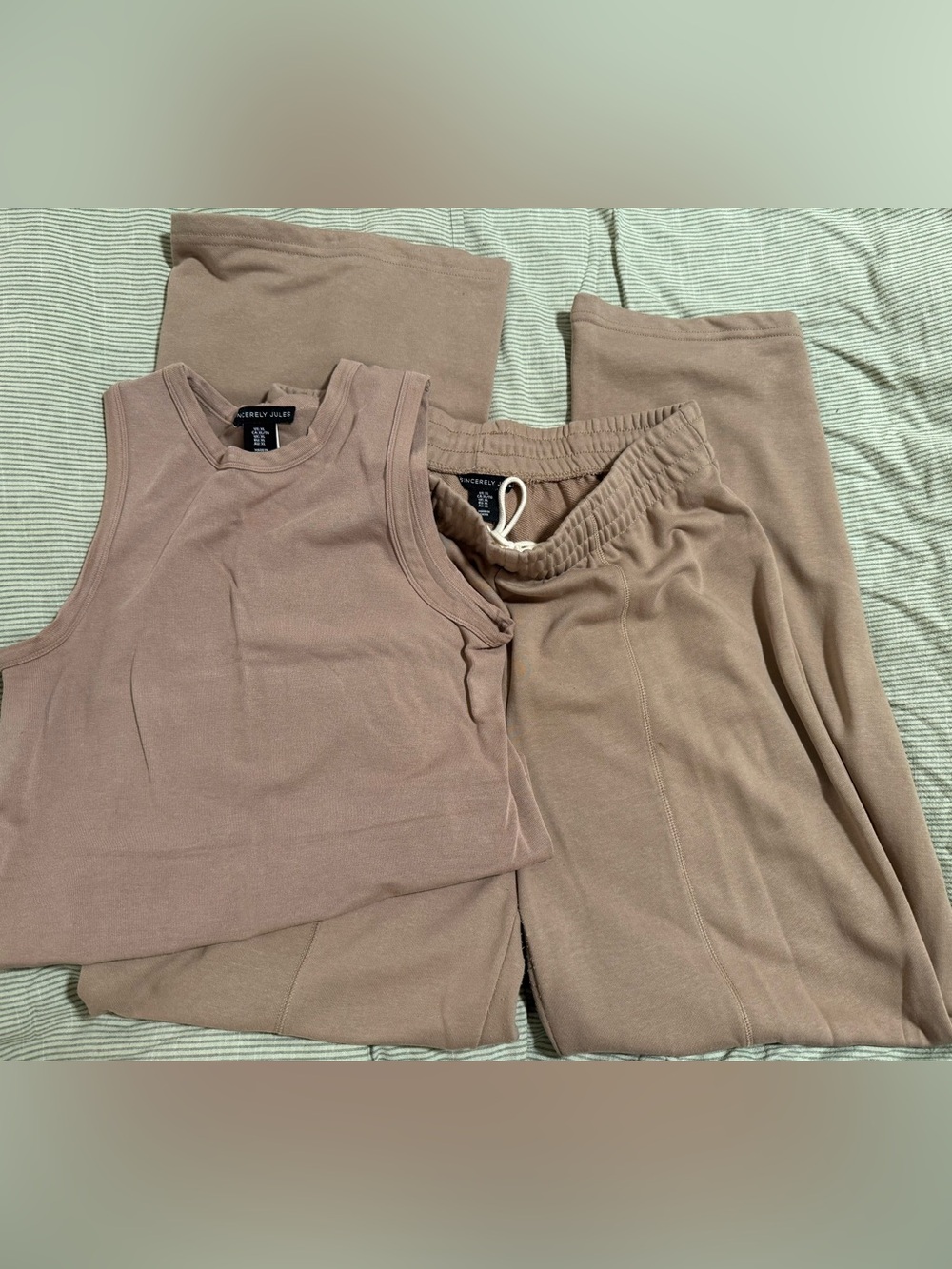 SINCERELY JULES - Crop Tank & Wide-Leg Lounge Pants Set. Taupe. Size XL.